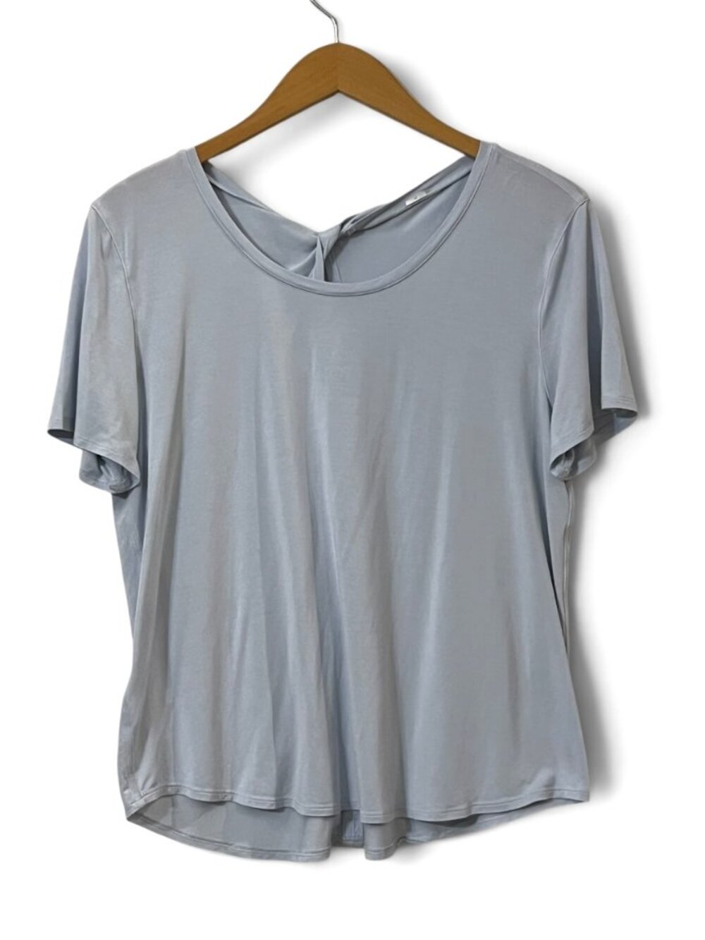 Lululemon Light Blue Twist Back Short Sleeve Workout Top Shirt Size 8 Minimalist